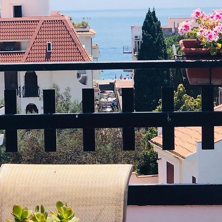 Sea View 2 Bedroom Vacation Apartment Giardini-Naxos Extérieur photo