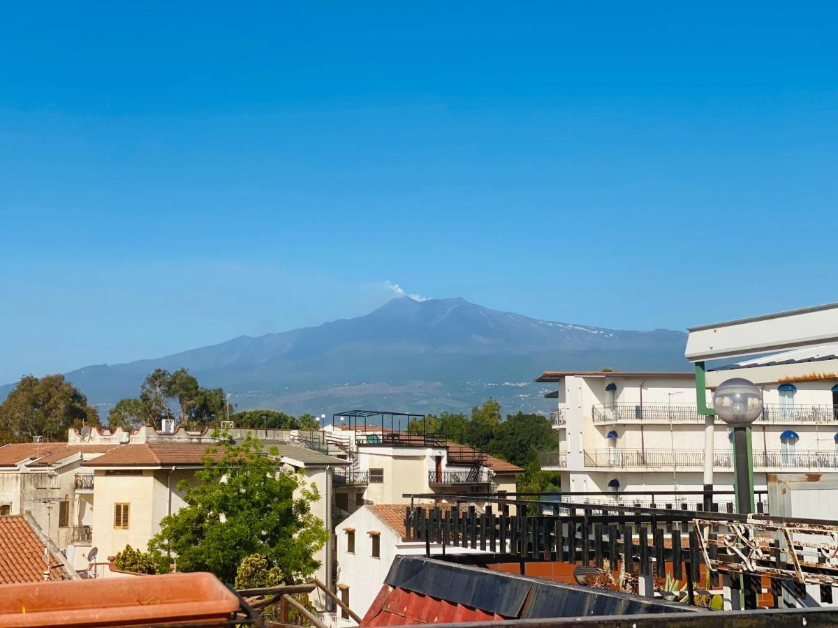Sea View 2 Bedroom Vacation Apartment Giardini-Naxos Extérieur photo